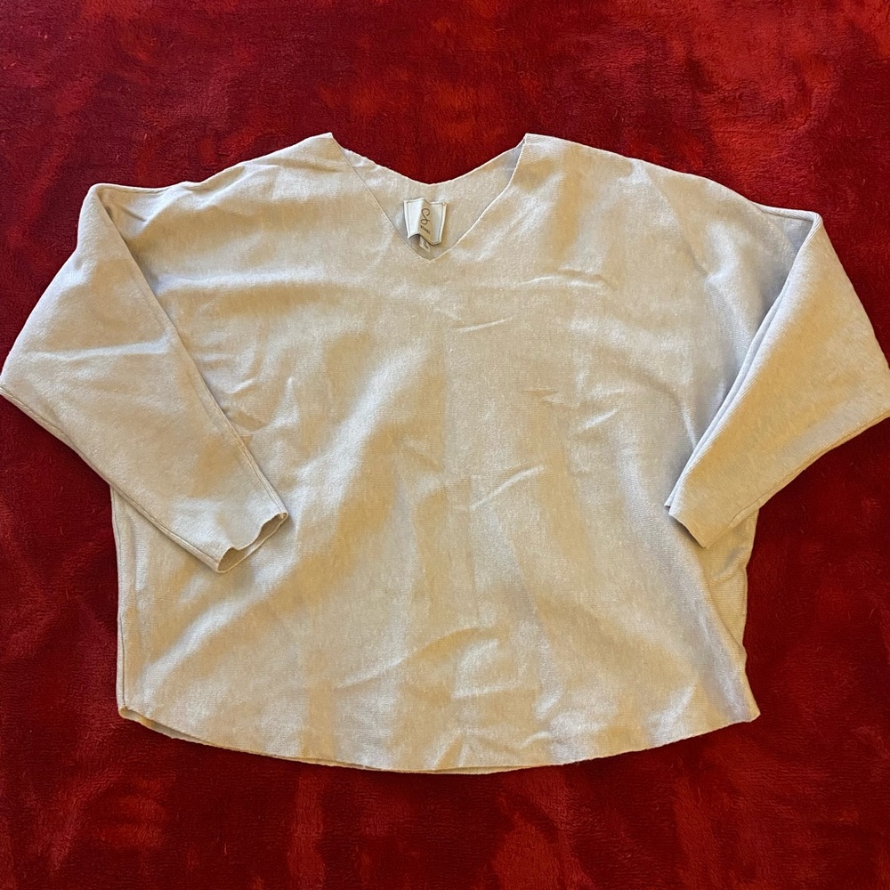 Sioni Soft Gray V-Neck Top